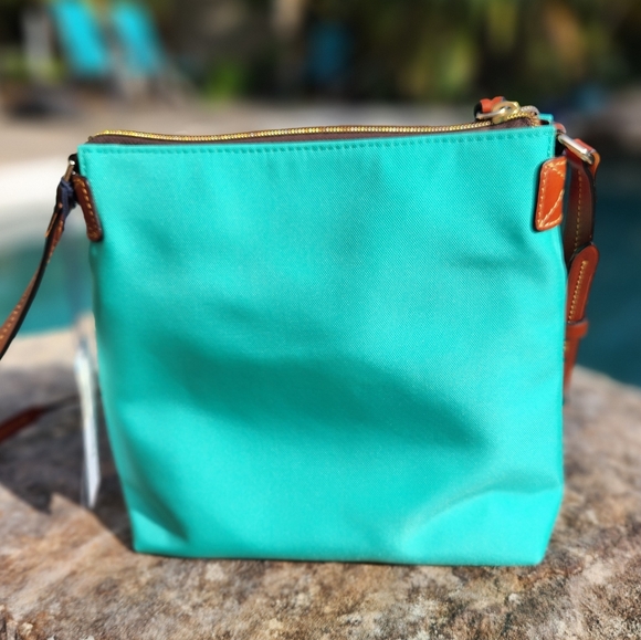 NWT Dooney and Bourke Canvas Crossbody Purse - Picture 2 of 6
